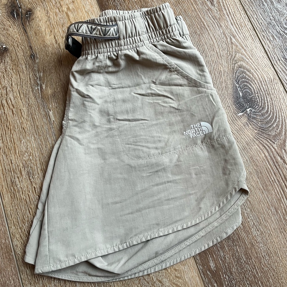 NWOT The North Face Khaki Outdoor Shorts